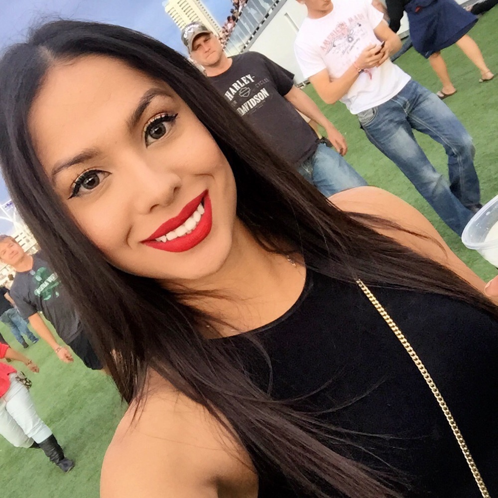 Meet your Posher, Belle